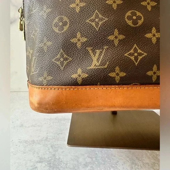 Pre-Loved Louis Vuitton Alma PM - Picture 7 of 11